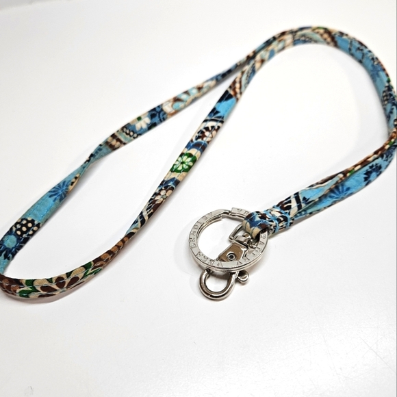 Vera Bradley Fabric Silver Tone Lanyard Keyring ID Work Travel - Picture 1 of 4